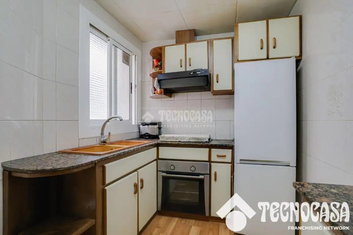 Cocina de Piso en venta en Santa Coloma de Gramenet