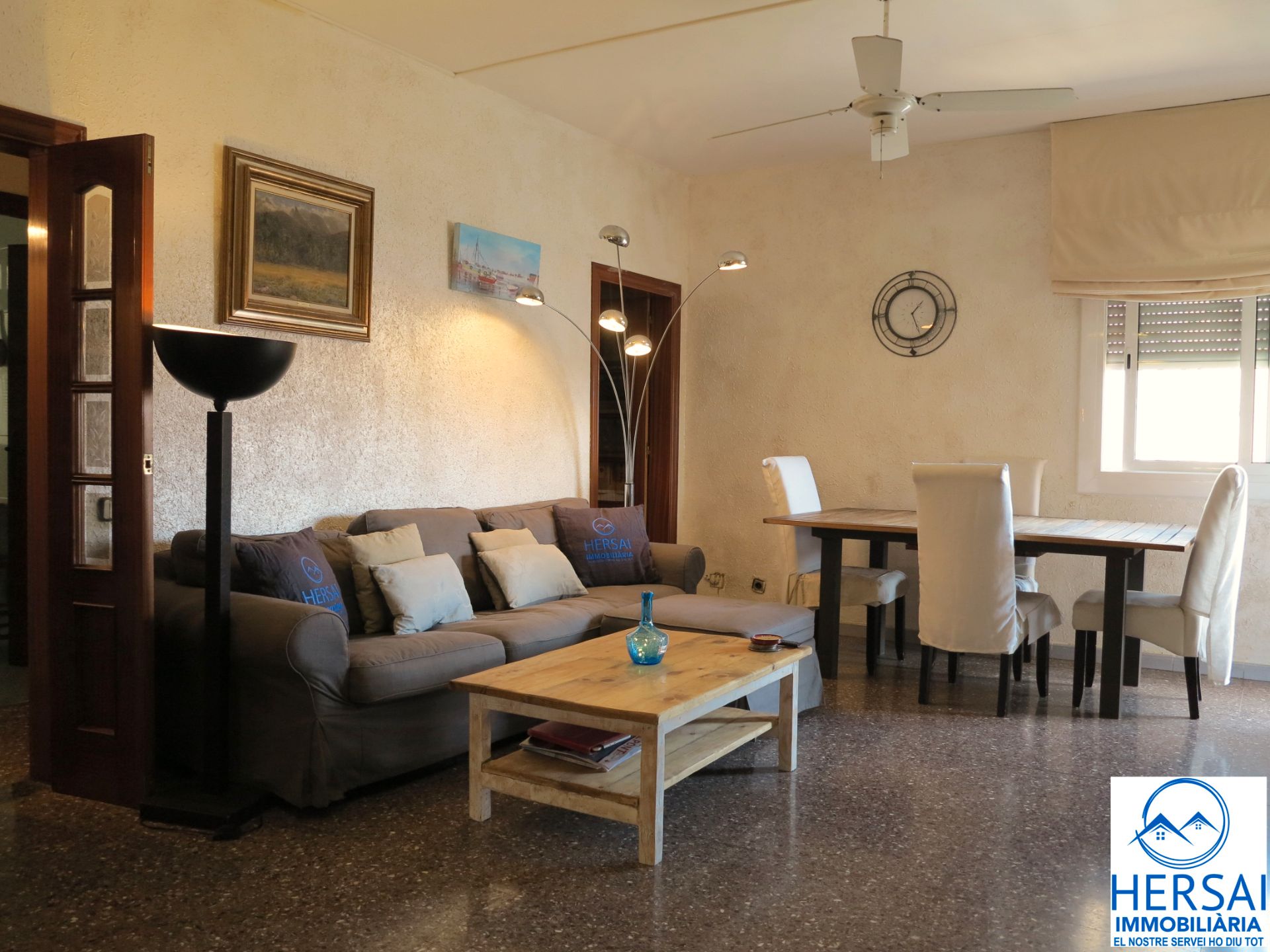 Sala d'estar de Pis en venda en Esplugues de Llobregat amb Parquet, Forn i Balcó
