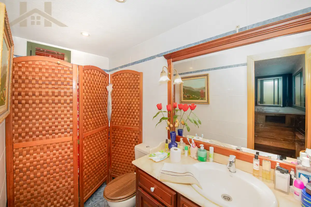 Bathroom of Flat for sale in Pinto  with Heating, Terrace and Balcony