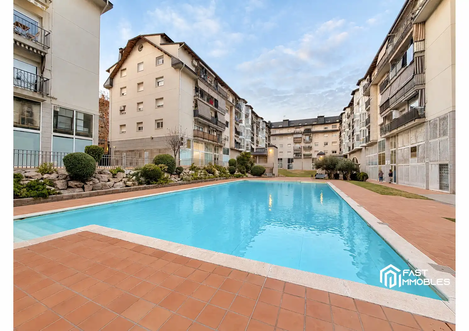 Swimming pool of Flat for sale in Ponent