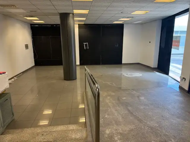 Local de alquiler en Mollet del Vallès con Alarma