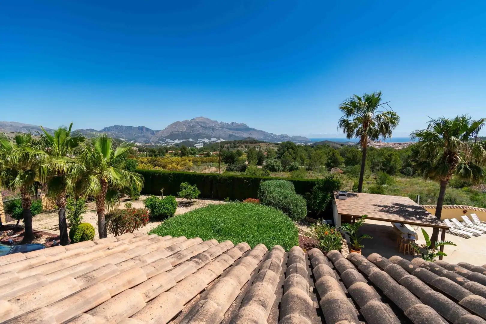 Vista exterior de Casa o xalet de lloguer en Polop amb Aire condicionat, Jardí privat i Terrassa