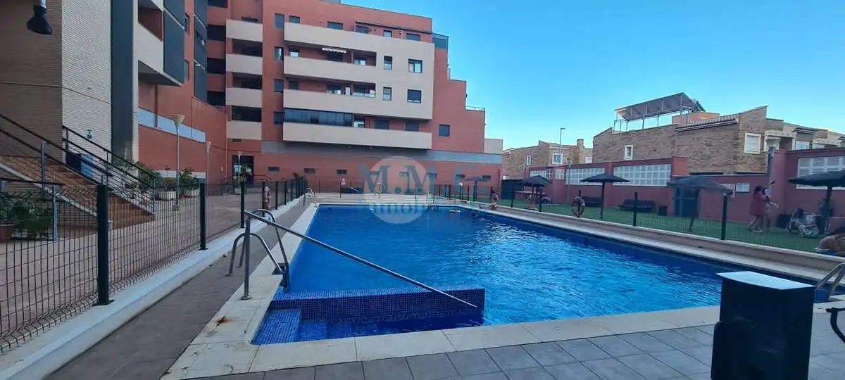 Piscina de Piso en venta en Roquetas de Mar con Aire acondicionado, Terraza y Amueblado