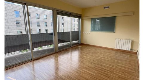 Foto 3 de Piso en venta en Carrer Joana Raspall, Centre - Can Nadal, Sant Feliu de Llobregat