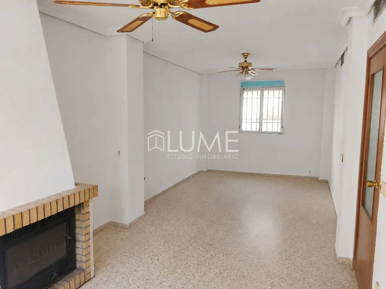 Houses for sale in Sevilla  with Air Conditioner and Community pool