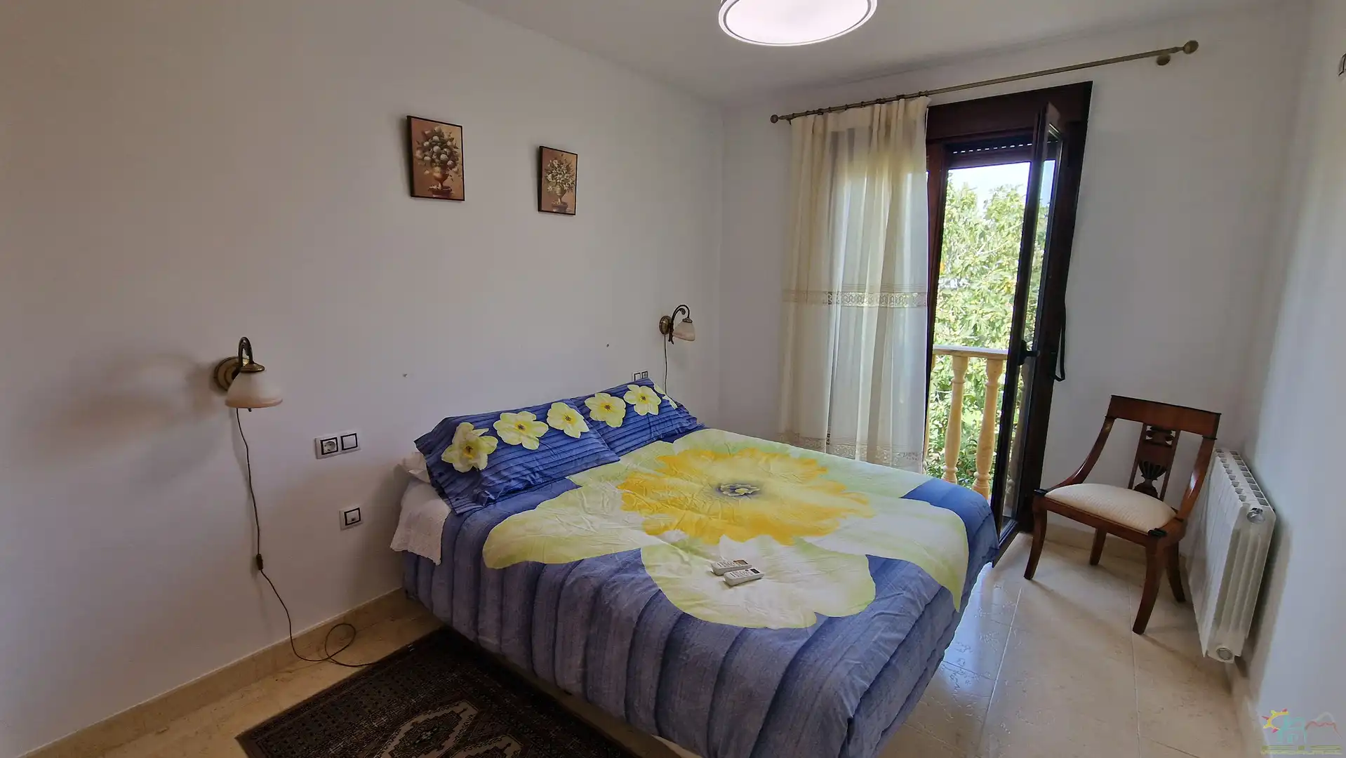 Schlafzimmer von Einfamilien-Reihenhaus zum Verkauf in Diezma mit Klimaanlage, Heizung und Privatgarten