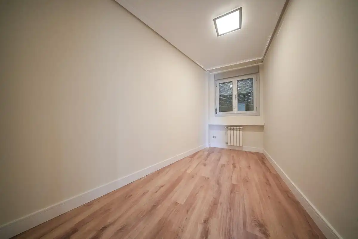 Bedroom of Attic for sale in Madrid  with Air Conditioner, Heating and Private garden