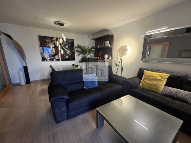 Piso en Venta en Calle de Juan Martínez Montañes en La Luz - El Torcal