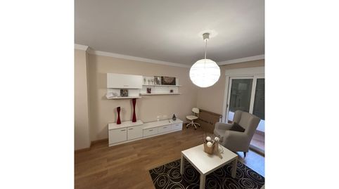 Foto 2 de Apartament en venda a PAU 2-600, Puertollano