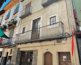 Vista exterior de Casa o xalet en venda en Sort amb Calefacció, Terrassa i Traster