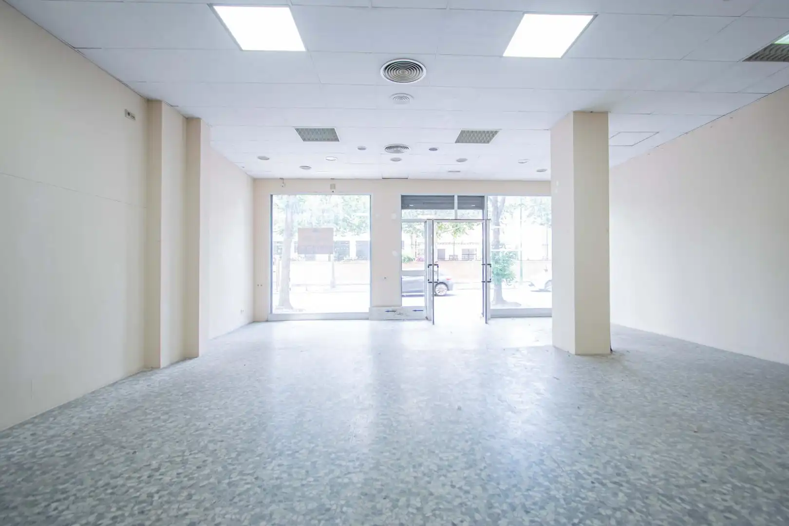 Local comercial en venda a Casco Antiguo, imagen 8