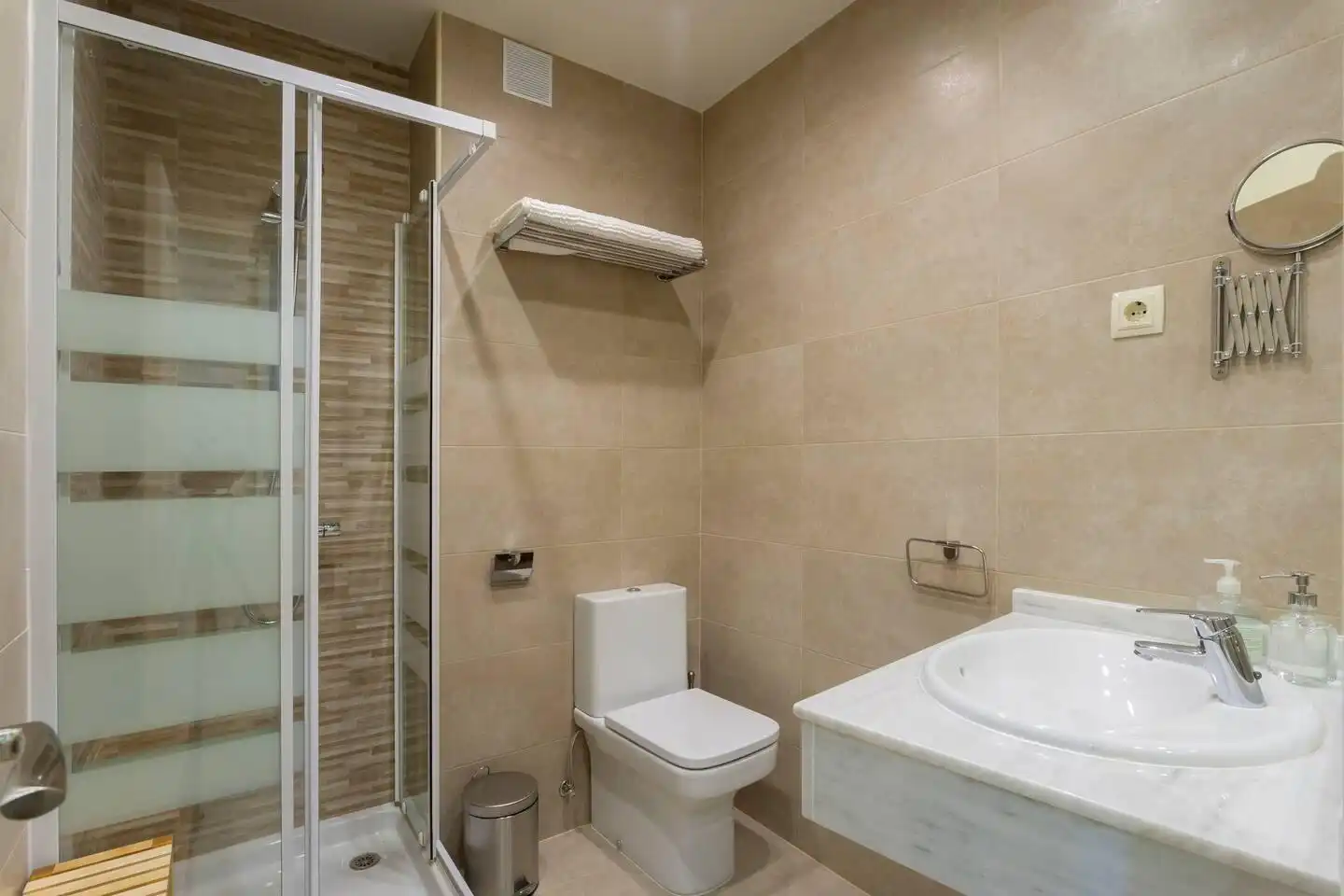 Bathroom of Apartments for rent in Málaga  with Air Conditioner, Furnished and Internet