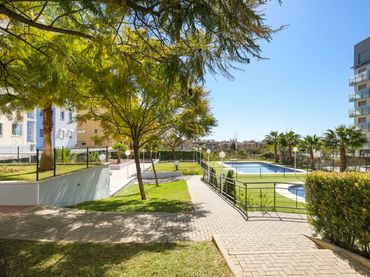 Wohnung mit Pool zur Miete in Avenida María Victoria Atencia 9