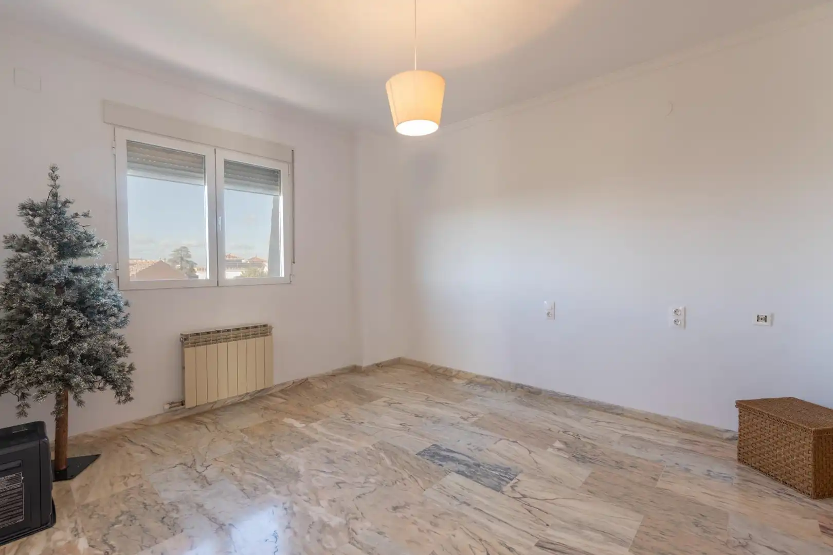 Dormitori de Casa o xalet en venda en Gójar amb Calefacció, Jardí privat i Terrassa