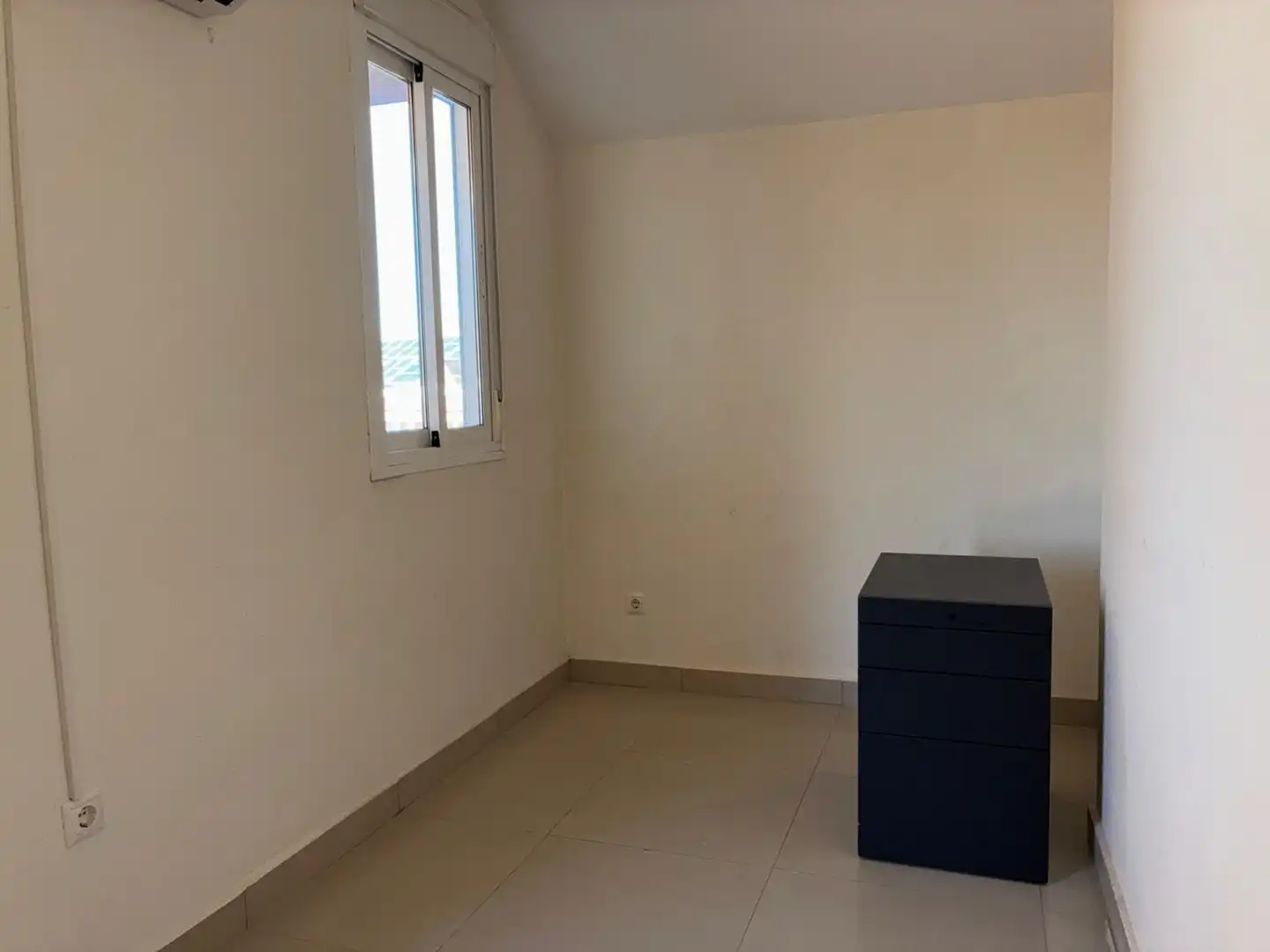 Dormitori de Casa o xalet en venda en Alicante / Alacant amb Aire condicionat, Terrassa i Piscina comunitària