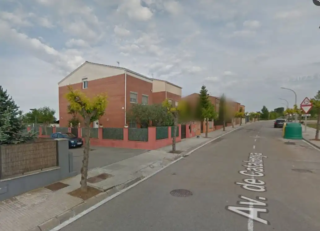 Vista exterior de Casa o xalet en venda en La Granada amb Jardí privat i Piscina