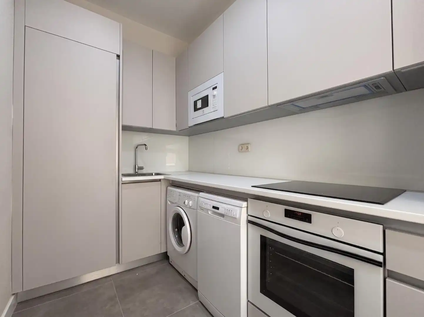 Küche von Wohnung zur Miete in Madrid mit Klimaanlage, Heizung und Alarm