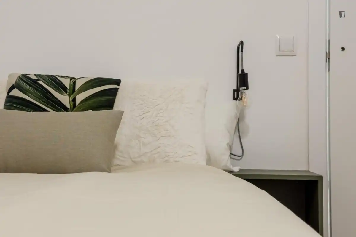 Bedroom of Apartments for share in  Barcelona Capital  with Air Conditioner, Heating and Furnished