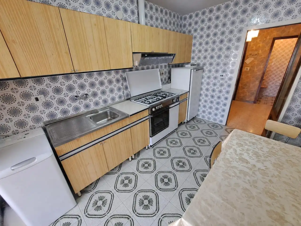 Cuina de Pis en venda en Ourense Capital  amb Parquet, Traster i Moblat