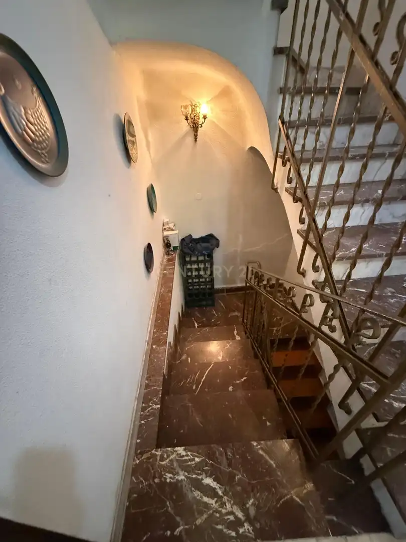Houses for sale in Madrid  with Air Conditioner, Private garden and Storage room