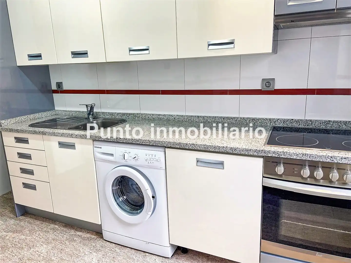 Cuina de Pis de lloguer en Valladolid amb Calefacció, Traster i Piscina