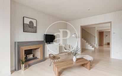 Living room of Single-family semi-detached for sale in Rubí  with Air Conditioner, Heating and Private garden