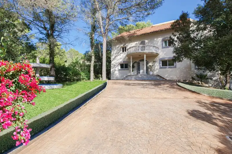 Vista exterior de Casa o xalet en venda en Pollença amb Aire condicionat, Jardí privat i Terrassa