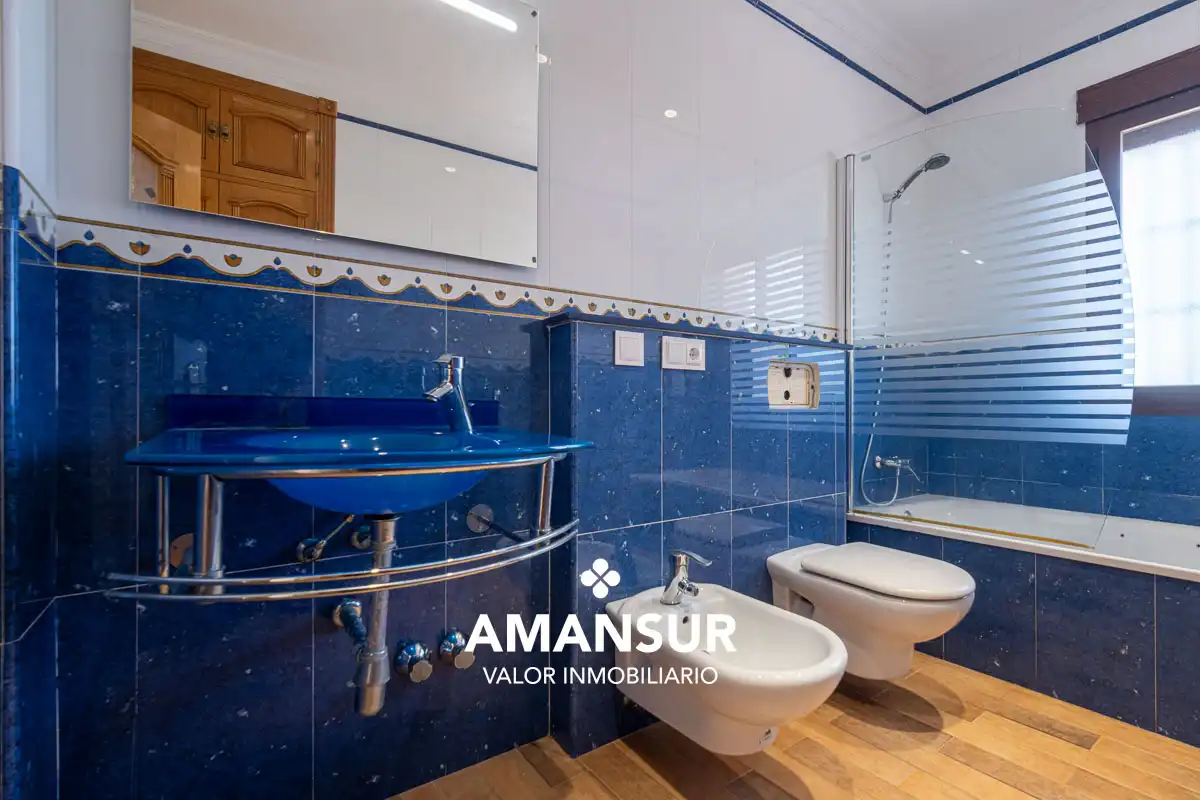 Bathroom of Houses for sale in Islantilla  with Terrace, Swimming Pool and Sauna