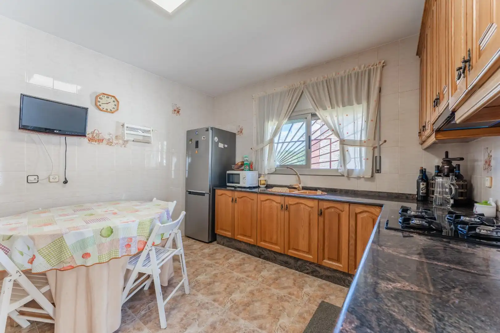 Cocina de Casa o chalet en venta en Sant Fost de Campsentelles con Calefacción, Jardín privado y Terraza
