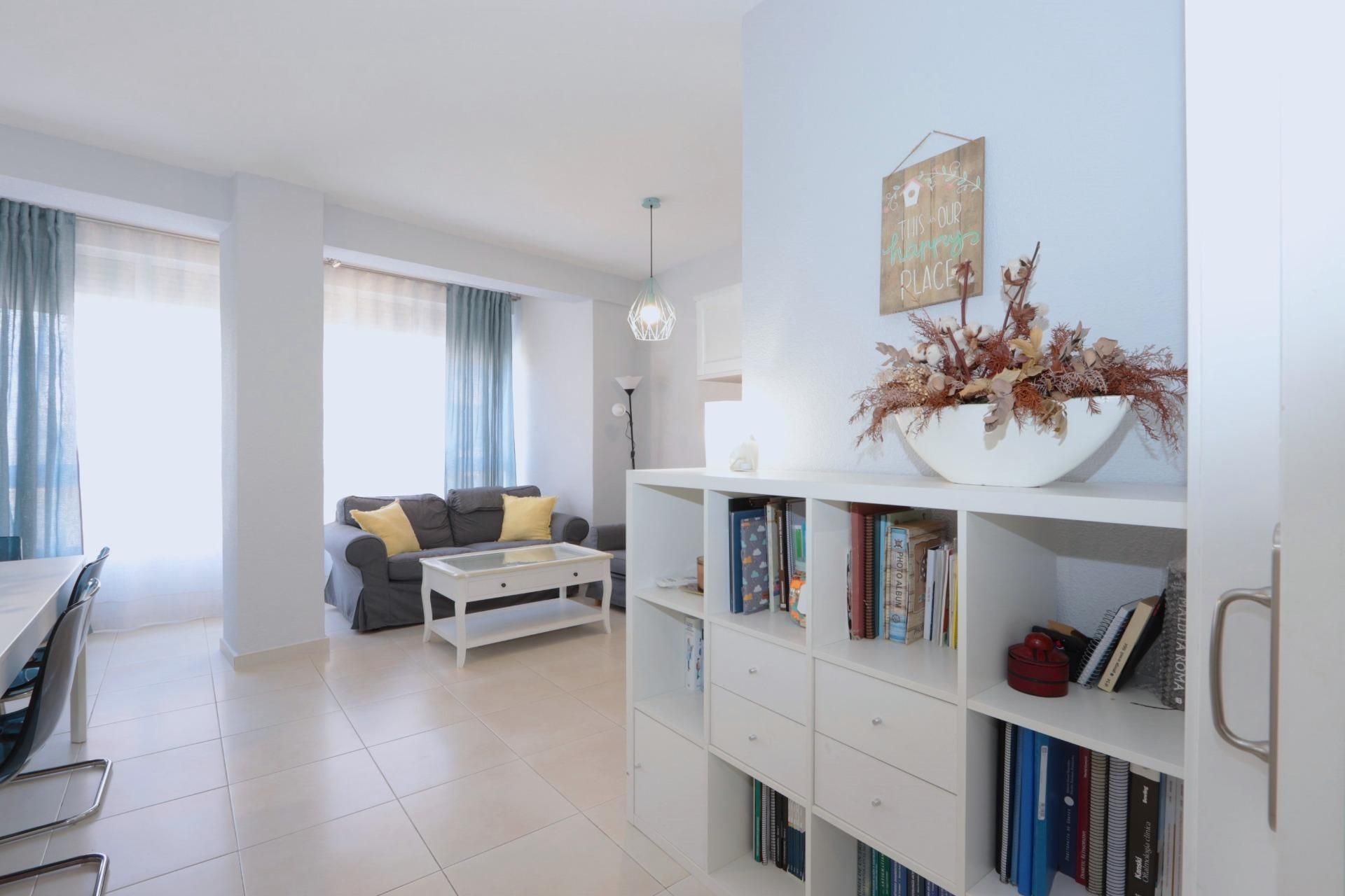 Flat for sale in Calle JUAN FERNANDEZ, Alameda