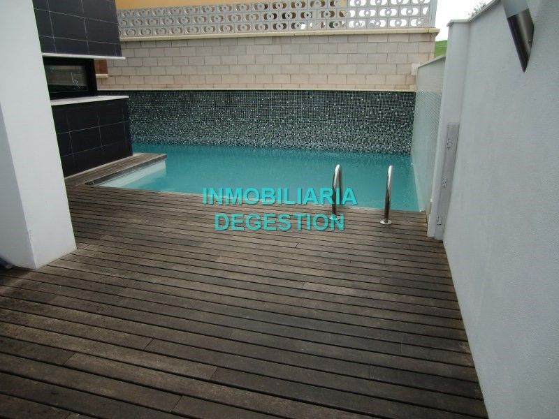 Swimming pool of House or chalet for sale in Linares  with Air Conditioner, Heating and Private garden