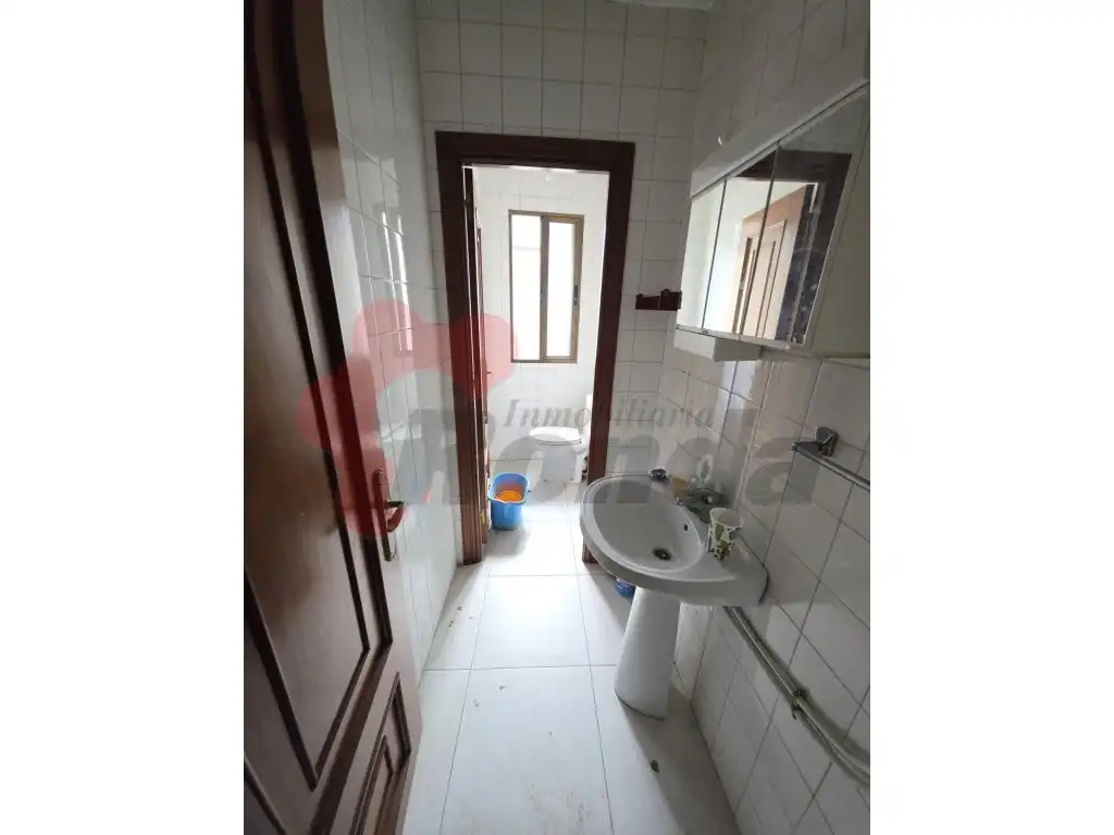 Baño de Local en venta en Lugo