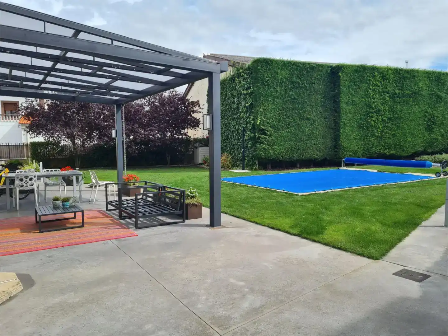 Terrassa de Casa o xalet en venda en Vitoria - Gasteiz amb Piscina