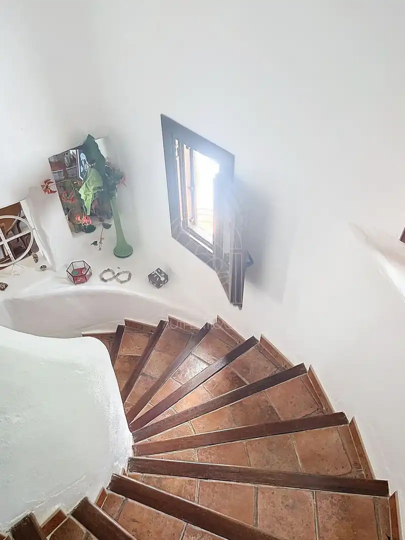 Finca rústica en venta en Comares con Aire acondicionado, Jardín privado y Terraza