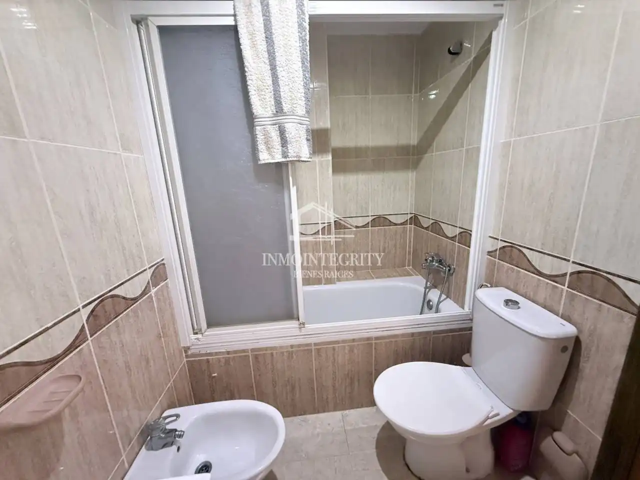 Bany de Apartament en venda en Oropesa del Mar / Orpesa amb Aire condicionat, Terrassa i Moblat