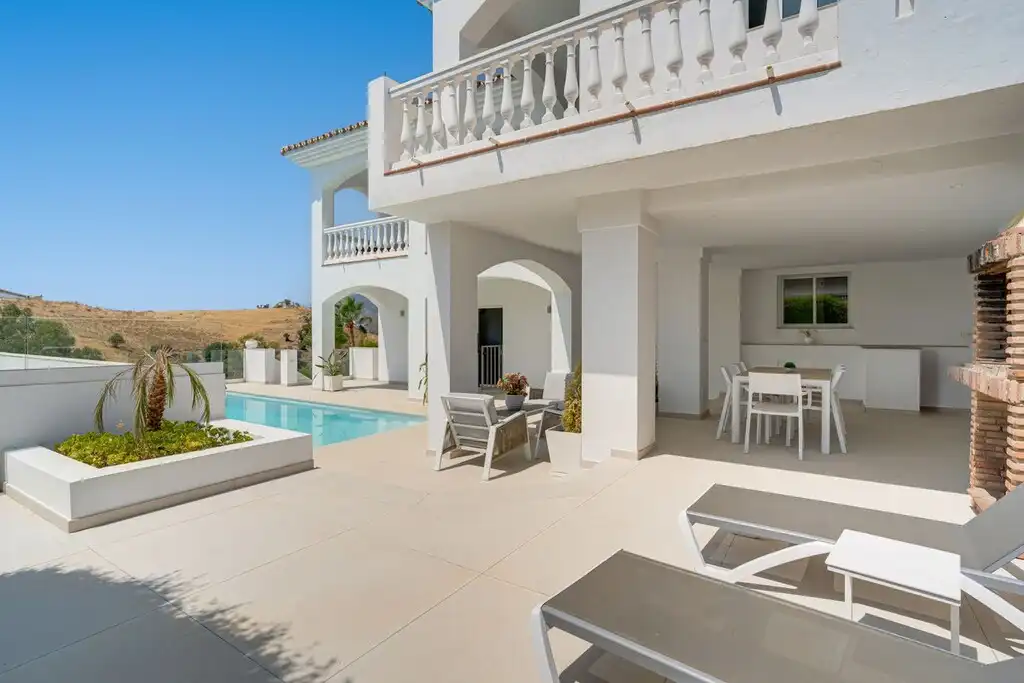Chalet con piscina en venta en Hipódromo - Cerrado del Águila, imagen 3