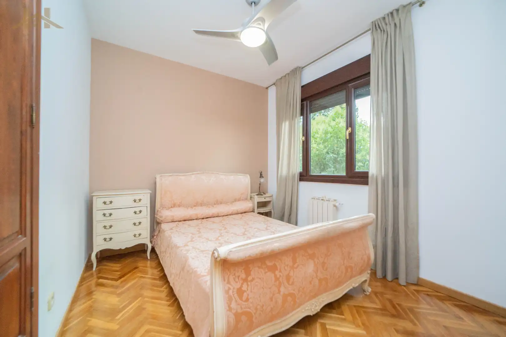 Habitación de Casa o chalet en venta en Boadilla del Monte con Aire acondicionado, Calefacción y Jardín privado