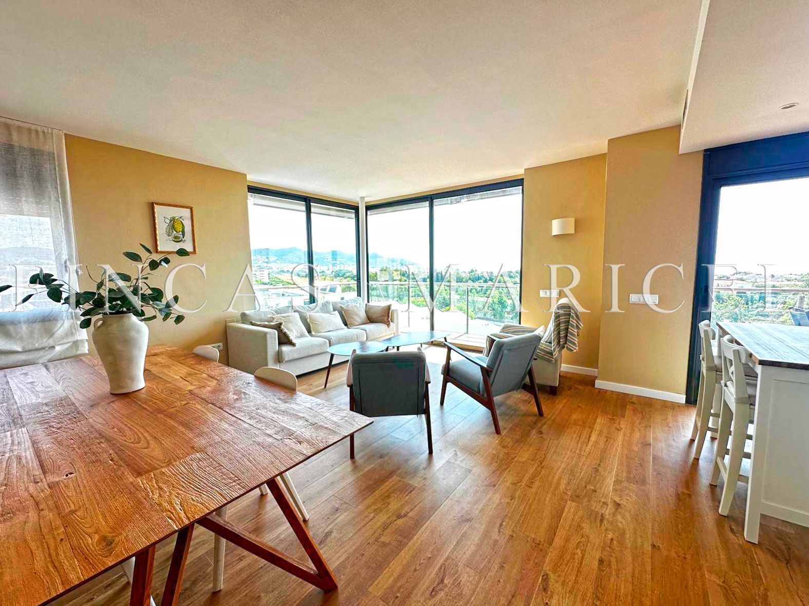 Sala de estar de Ático en venta en Sitges con Aire acondicionado, Calefacción y Terraza