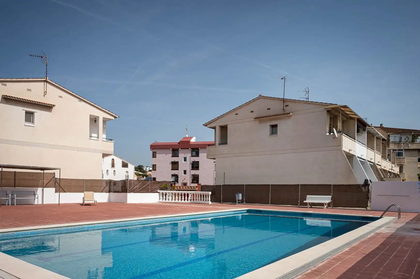 Piscina de Piso en venta en Torredembarra con Calefacción, Terraza y Piscina comunitaria
