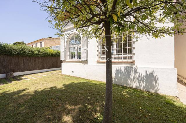 Casa-chalet en Venta en Centre