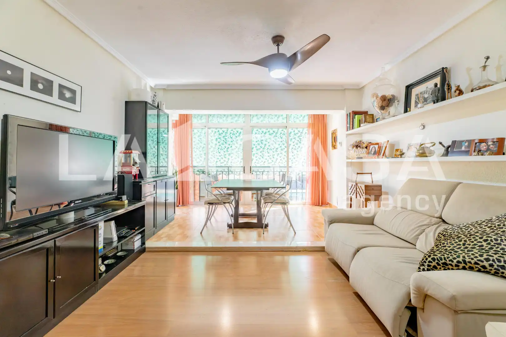 Flat with terrace for sale in Carrer del Poeta Mas i Ros