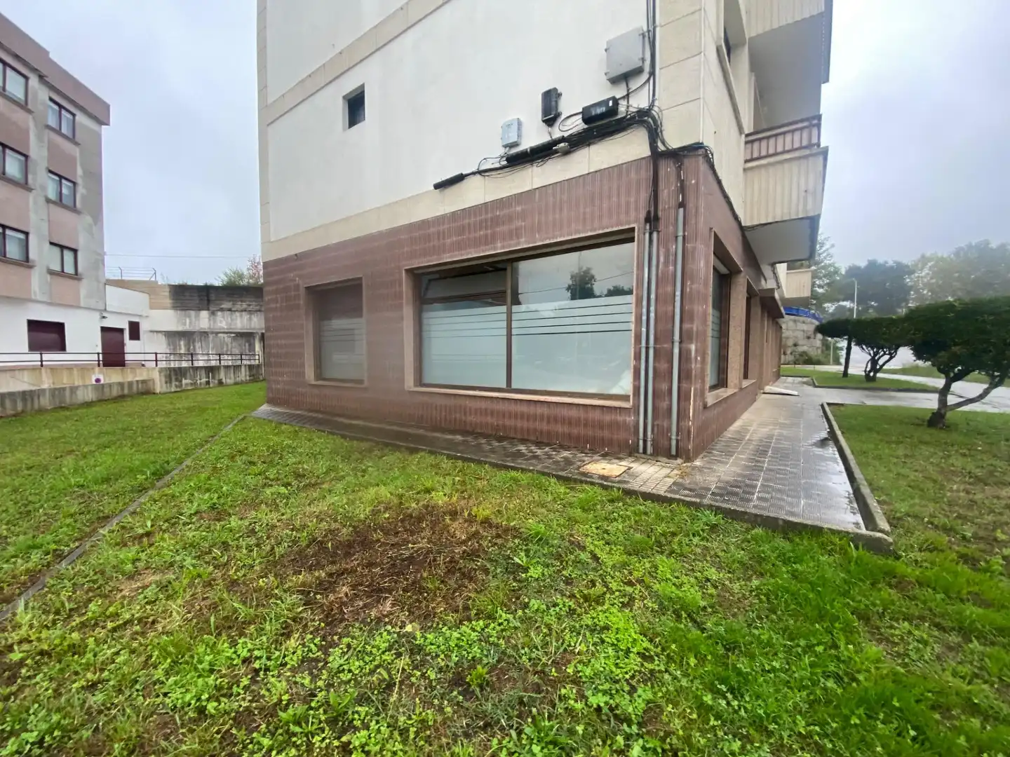 Vista exterior de Local en venta en Pontevedra Capital 