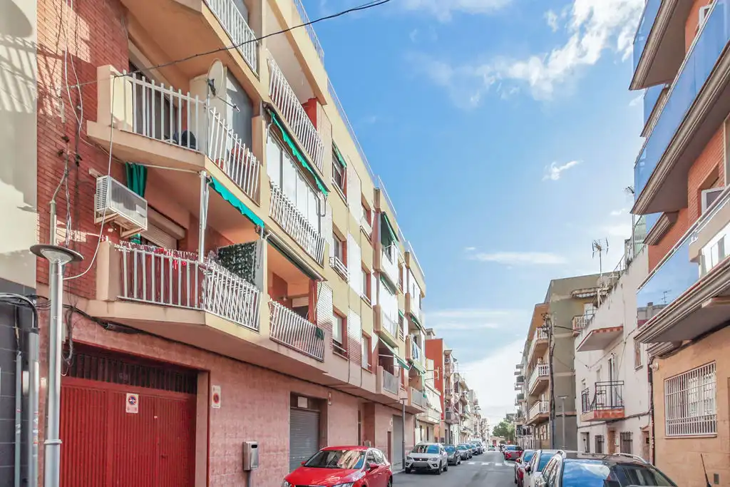 Vista exterior de Pis en venda en Tarragona amb Terrassa, Balcó i Alarma
