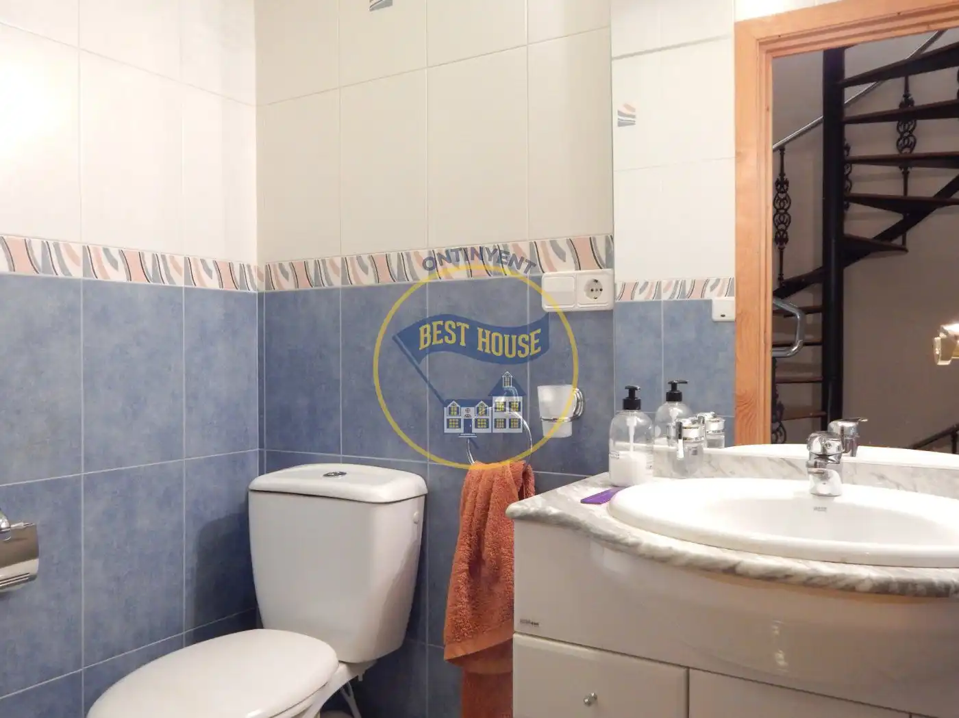 Bathroom of Houses for sale in Muro de Alcoy  with Air Conditioner, Heating and Terrace
