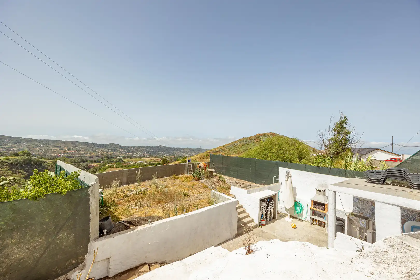 Vista exterior de Casa o xalet en venda en Vega de San Mateo amb Jardí privat, Terrassa i Moblat