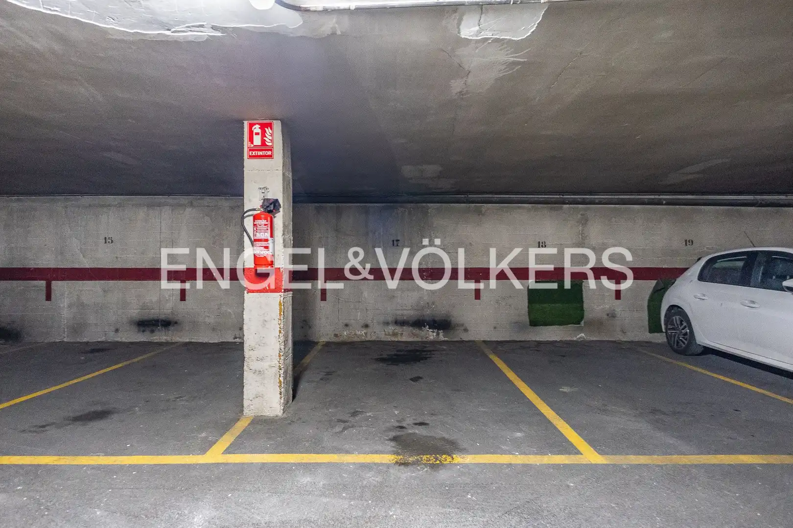 Parking de Piso en venta en Terrassa con Calefacción