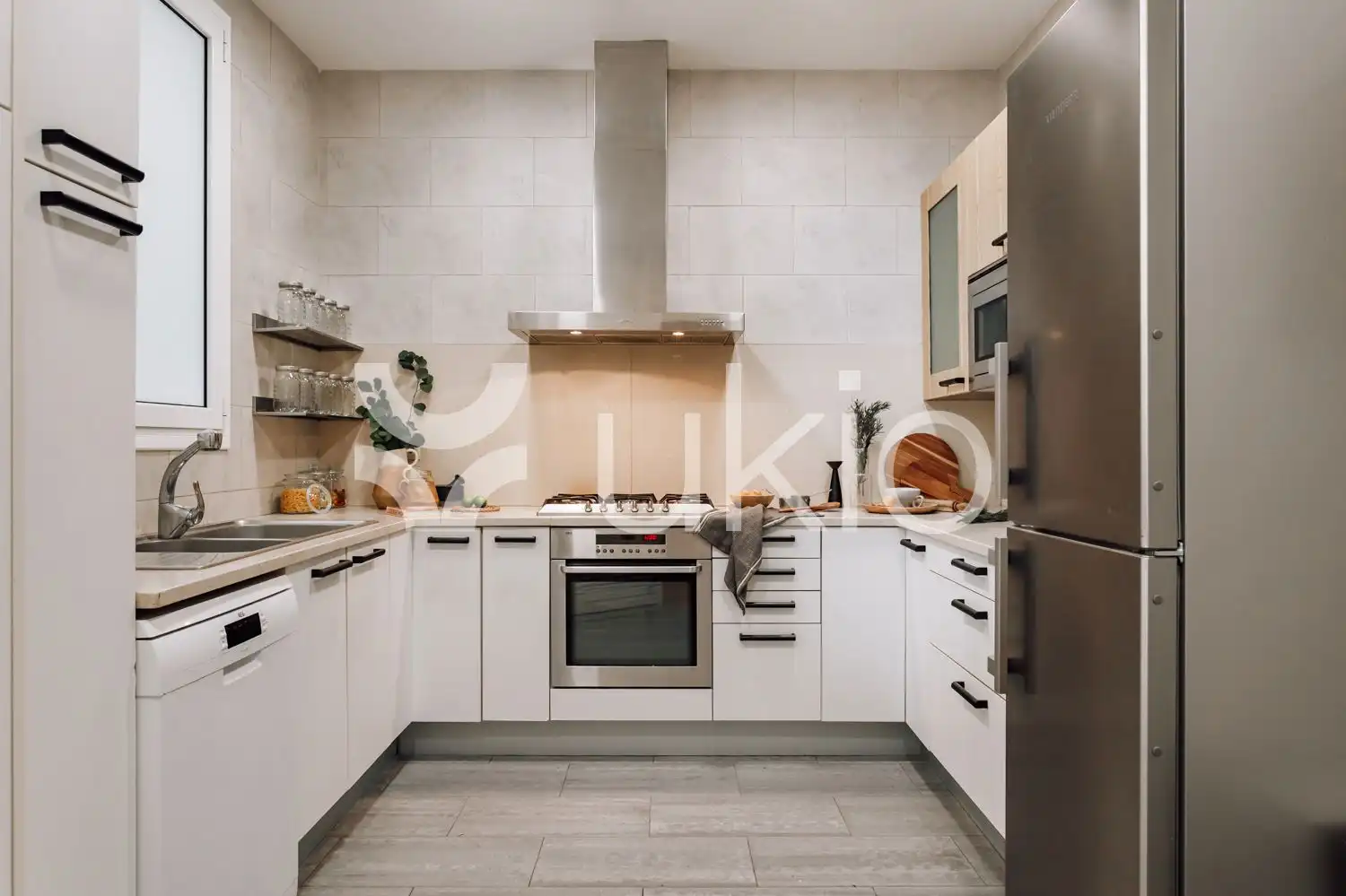 Cocina de Apartamento de alquiler en Barcelona con Aire acondicionado, Calefacción y Amueblado