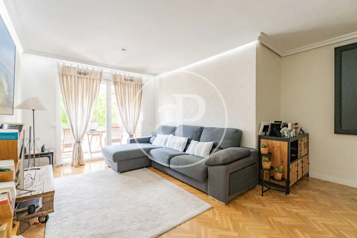 Wohnzimmer von Wohnung zum Verkauf in Pozuelo de Alarcón mit Klimaanlage, Heizung und Privatgarten
