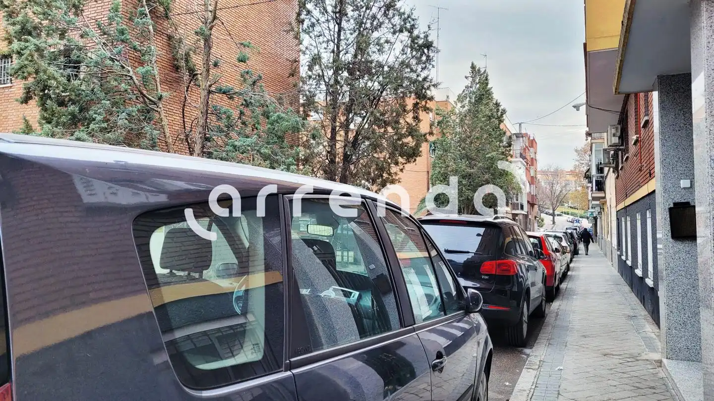 Parkplatz von Wohnung zur Miete in Madrid mit Klimaanlage, Heizung und Möbliert