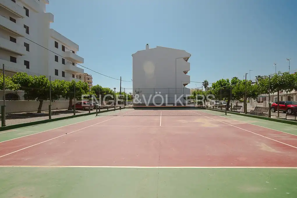 Vista exterior de Casa o xalet en venda en Peñíscola / Peníscola amb Calefacció, Terrassa i Traster